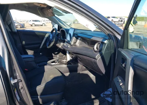 2017 Toyota Rav4 Xle z USA, uszkodzony, nr VIN 2T3RFREV4HW570279